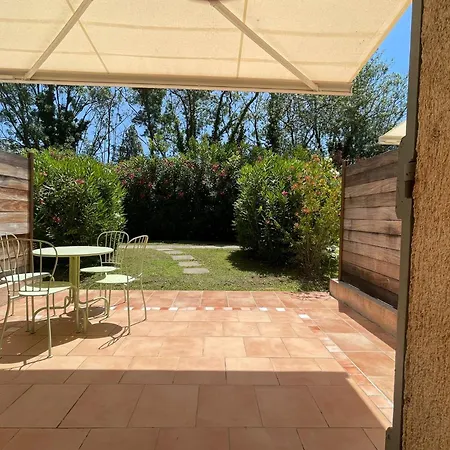 Les De Robinson: Duplex With Pool By Siagne River Apartment